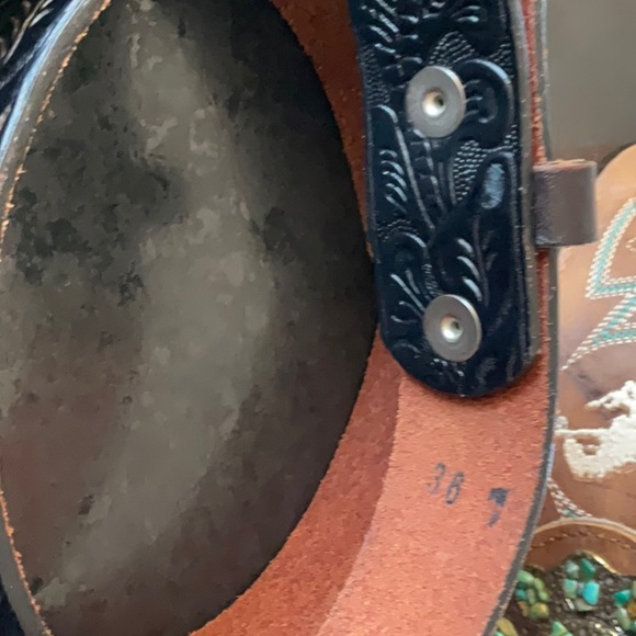 Leather belt black for belt buckle. Never worn - Picture 3 of 3